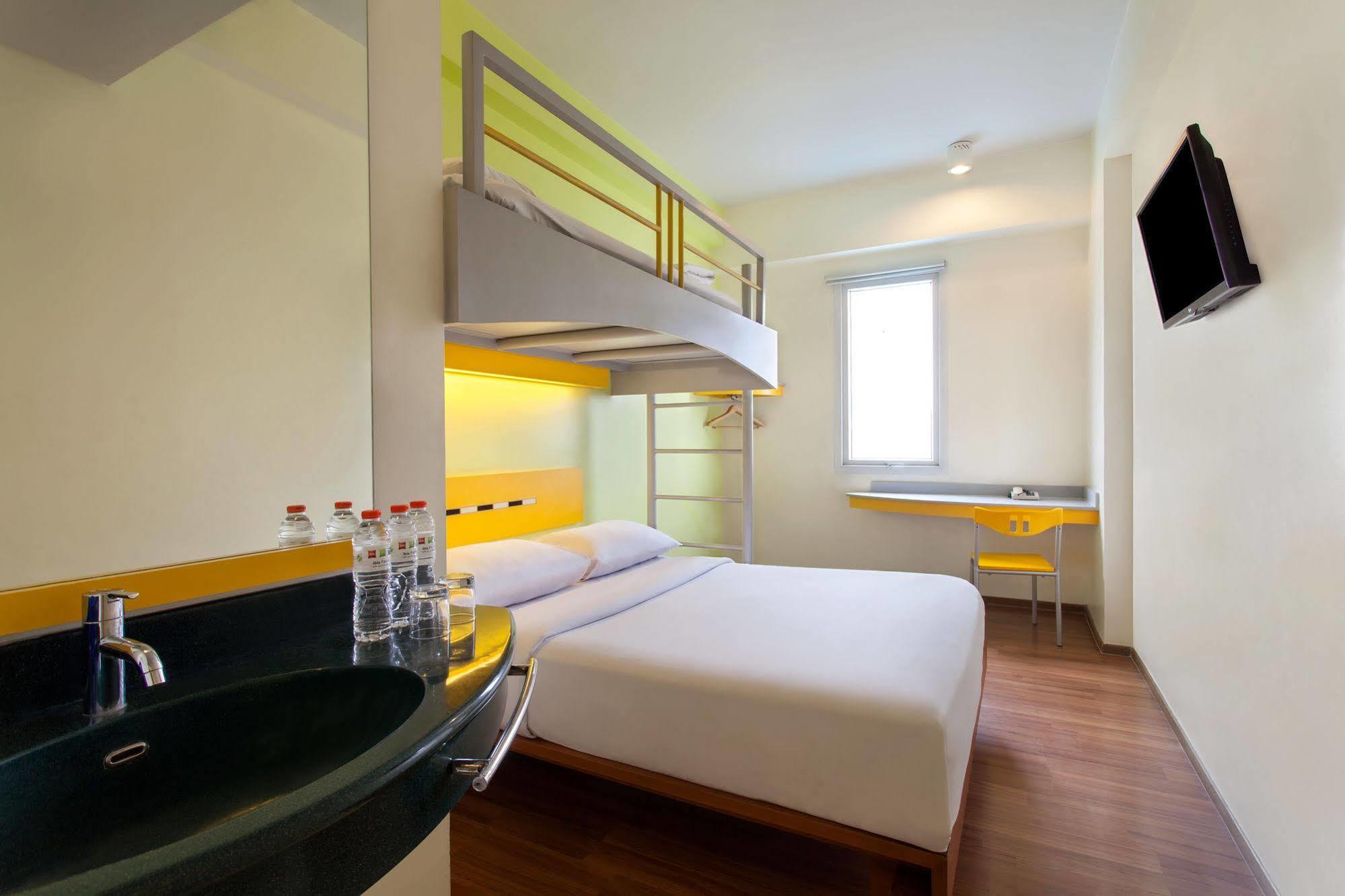 Ibis Budget Jakarta Cikini Exteriér fotografie