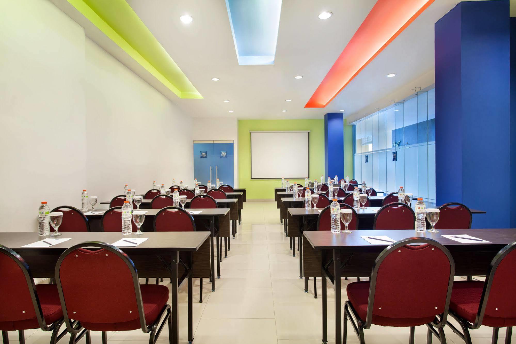 Ibis Budget Jakarta Cikini Exteriér fotografie